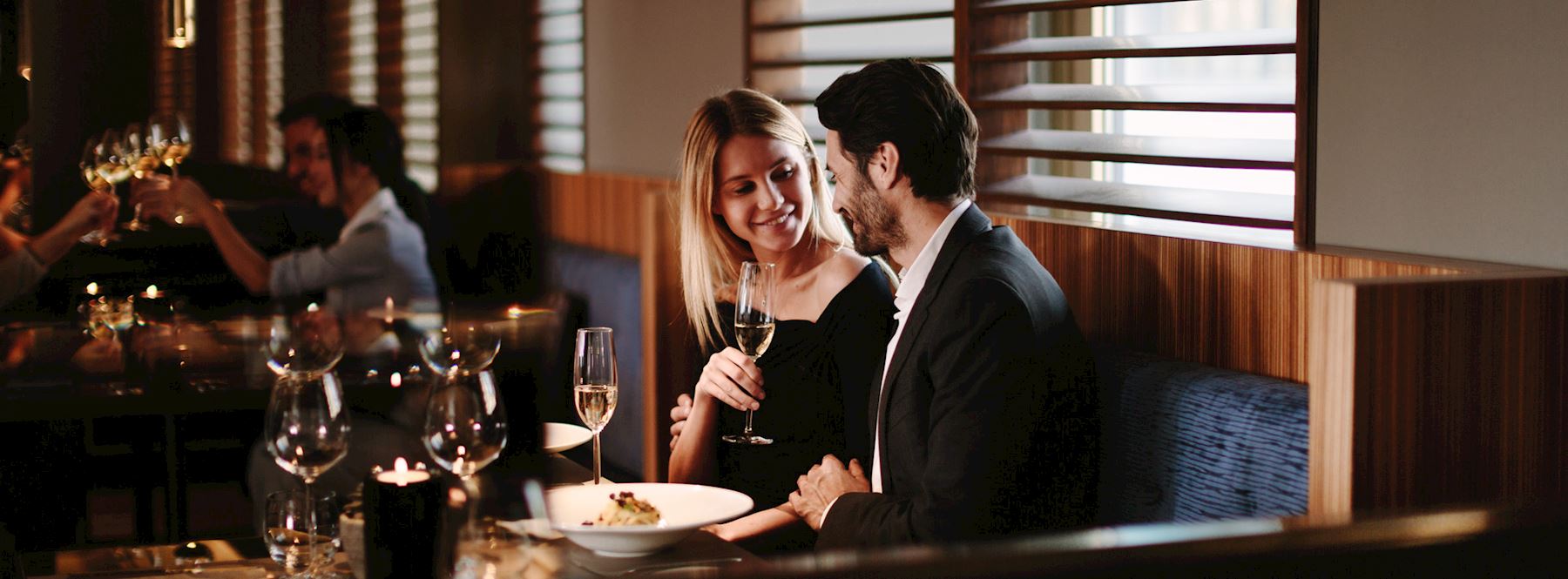 PanEVO dining couple